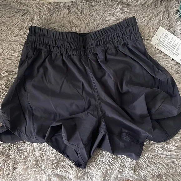 Lululemon Track That High Rise Short 5” *lined - Picture 4 of 4